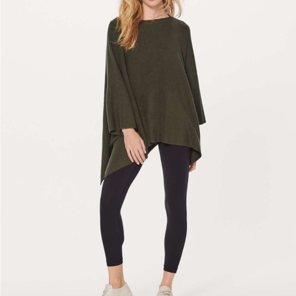 Lululemon Wool Be Cozy Poncho
Dark Olive one size